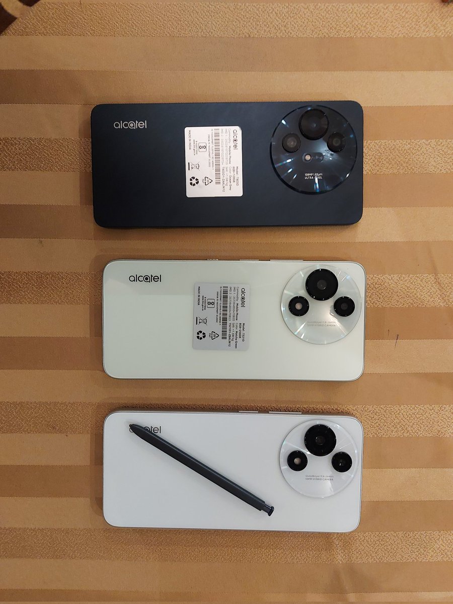 sidmalakar200's tweet image. The All New AlCATEL V3 ULTRA 
 
If you are a creative person who love to draw and sketch, read e-books for long time, this is for you. 
#Alcatel #AlcatelMobile #AlcatelInIndia #AlcatelV3Series #NXTPAPER #Flipkart 
@IndiaAlcatel 
@SANJEEVRATHI76