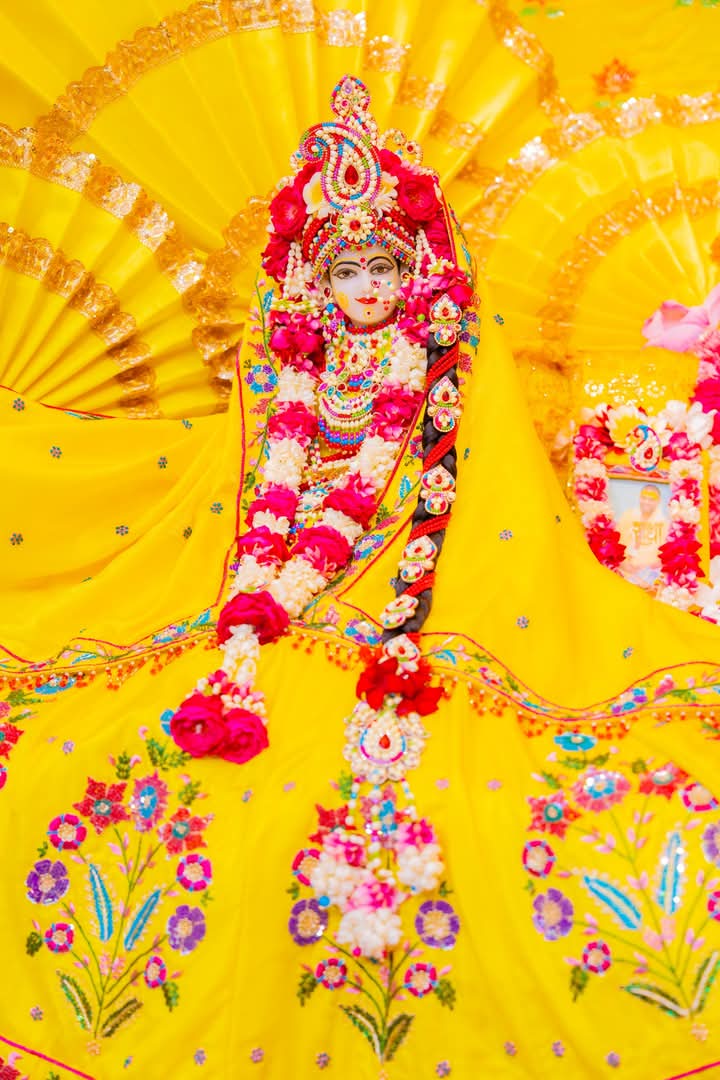 🌺 ओम् जय लक्ष्मी रमणा 🌺
🌹ओम् दुर्गा देव्ये नमः 🌹
🌷 ओम् चण्डिकायै नमः 🌷
🌿 आपपर माँ की कृपा बनीं रहे 🌿🙏