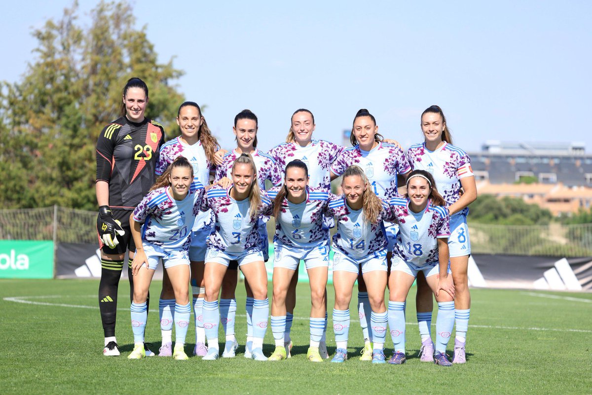 Woso Promises Magazine (@wosomagazine) on Twitter photo 🚨AMISTOSO🚨
<a href="/SEFutbolFem/">Selección Española Femenina de Fútbol</a> Sub-23 🇪🇸 2️⃣➖3️⃣ <a href="/svenskfotboll/">Svensk Fotboll</a> Sub-23 🇸🇪
⚽️🇪🇸 <a href="/ornella_10_/">Ornella Vignola Cabot</a> y <a href="/IannuzziFiamma/">Fiamma Benítez Iannuzzi</a>
⚽️🇸🇪 Cornelia Kapocs (x2) y Sara Eriksson
🏟️ Ciudad de Fútbol de Las Rozas
#wosomagazine🧩 #JugarLucharYGanar #SWEU23 🚨AMISTOSO🚨
<a href="/SEFutbolFem/">Selección Española Femenina de Fútbol</a> Sub-23 🇪🇸 2️⃣➖3️⃣ <a href="/svenskfotboll/">Svensk Fotboll</a> Sub-23 🇸🇪
⚽️🇪🇸 <a href="/ornella_10_/">Ornella Vignola Cabot</a> y <a href="/IannuzziFiamma/">Fiamma Benítez Iannuzzi</a>
⚽️🇸🇪 Cornelia Kapocs (x2) y Sara Eriksson
🏟️ Ciudad de Fútbol de Las Rozas
#wosomagazine🧩 #JugarLucharYGanar #SWEU23