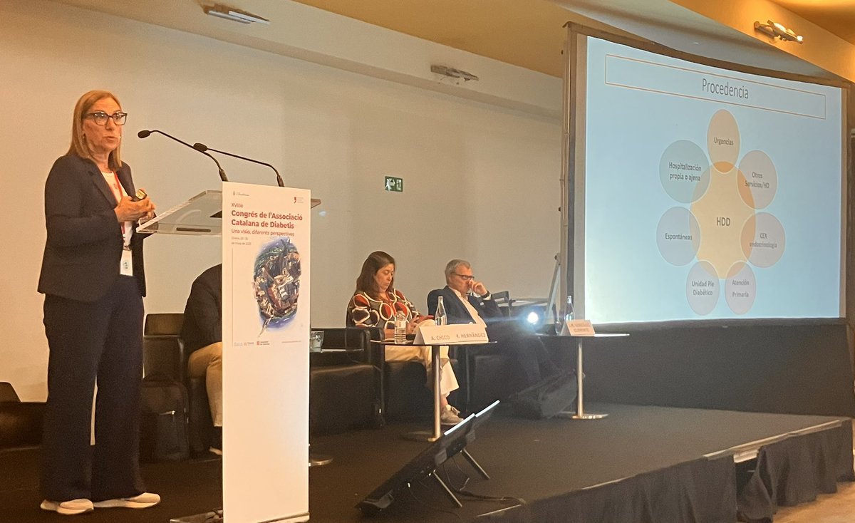 👏 A la taula rodona sobre Hospitals de Dia a #aCATdiabetis, Ana Chico ha compartit la seva àmplia experiència i professionalitat en la posada en marxa d’un Hospital de Dia per a persones amb diabetis.

💡 Una visió clara, realista i inspiradora!
#Diabetis #aCATdiabetis