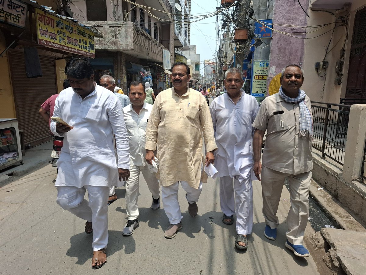 MLA Ch. Surendra Kumar (@mlasurendrakr) on Twitter photo рдЧреЛрдХрд▓рдкреБрд░ рд╡рд┐рдзрд╛рдирд╕рднрд╛ рдХреНрд╖реЗрддреНрд░ рдХреЗ рдЧрд▓реА рдиреж 3, C- рдмреНрд▓реЙрдХ рдореАрддрдирдЧрд░ рдореЗрдВ рджрд┐рд▓реНрд▓реА рдЬрд▓ рдмреЛрд░реНрдб рдХреЗ рдЕрдзрд┐рдХрд╛рд░рд┐рдпреЛрдВ рдХреЗ рд╕рд╛рде рдХреНрд╖реЗрддреНрд░реАрдп рджреМрд░рд╛ рдХрд┐рдпрд╛ рдЧрдпрд╛ред рдЗрд╕ рджреМрд░рд╛рди рд╕реНрдерд╛рдиреАрдп рдирд┐рд╡рд╛рд╕рд┐рдпреЛрдВ рд╕реЗ рд╕рдВрд╡рд╛рдж рдХрд░ рдЙрдирдХреА рдЬрд▓ рдЖрдкреВрд░реНрддрд┐ рдПрд╡рдВ рдЕрдиреНрдп рд╕рдорд╕реНрдпрд╛рдУрдВ рдХреЛ рдзреНрдпрд╛рдирдкреВрд░реНрд╡рдХ рд╕реБрдирд╛ рдЧрдпрд╛ред рд╕рдВрдмрдВрдзрд┐рдд рдЕрдзрд┐рдХрд╛рд░рд┐рдпреЛрдВ рдХреЛ рдирд┐рд░реНрджреЗрд╢ рджрд┐рдП рдЧрдП рдХрд┐ рд╕рднреА рд╕рдорд╕реНрдпрд╛рдУрдВ рдХрд╛ рддреНрд╡рд░рд┐рдд рдЧреЛрдХрд▓рдкреБрд░ рд╡рд┐рдзрд╛рдирд╕рднрд╛ рдХреНрд╖реЗрддреНрд░ рдХреЗ рдЧрд▓реА рдиреж 3, C- рдмреНрд▓реЙрдХ рдореАрддрдирдЧрд░ рдореЗрдВ рджрд┐рд▓реНрд▓реА рдЬрд▓ рдмреЛрд░реНрдб рдХреЗ рдЕрдзрд┐рдХрд╛рд░рд┐рдпреЛрдВ рдХреЗ рд╕рд╛рде рдХреНрд╖реЗрддреНрд░реАрдп рджреМрд░рд╛ рдХрд┐рдпрд╛ рдЧрдпрд╛ред рдЗрд╕ рджреМрд░рд╛рди рд╕реНрдерд╛рдиреАрдп рдирд┐рд╡рд╛рд╕рд┐рдпреЛрдВ рд╕реЗ рд╕рдВрд╡рд╛рдж рдХрд░ рдЙрдирдХреА рдЬрд▓ рдЖрдкреВрд░реНрддрд┐ рдПрд╡рдВ рдЕрдиреНрдп рд╕рдорд╕реНрдпрд╛рдУрдВ рдХреЛ рдзреНрдпрд╛рдирдкреВрд░реНрд╡рдХ рд╕реБрдирд╛ рдЧрдпрд╛ред рд╕рдВрдмрдВрдзрд┐рдд рдЕрдзрд┐рдХрд╛рд░рд┐рдпреЛрдВ рдХреЛ рдирд┐рд░реНрджреЗрд╢ рджрд┐рдП рдЧрдП рдХрд┐ рд╕рднреА рд╕рдорд╕реНрдпрд╛рдУрдВ рдХрд╛ рддреНрд╡рд░рд┐рдд