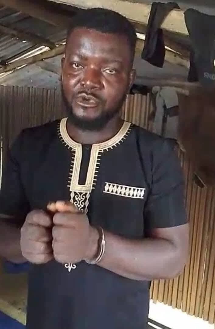 Meet Okeosisi Ugo, the Immigration officer who arrested the Ezeagu Native Doctor while trying to escape from Nigeria to Benin Rep at seme border.

This officer rejected an offer of 10m &amp; iPhone from the Native doctor to escape Nigeria and avoid answering for his horrific crimes.