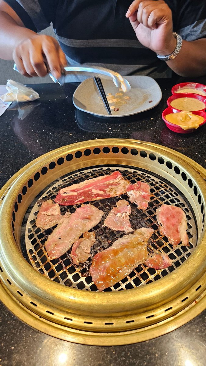 tarolattew's tweet photo. Alhamdulillah kesampaian hachi grill 💘 @naviori https://t.co/WaN0C02kDv