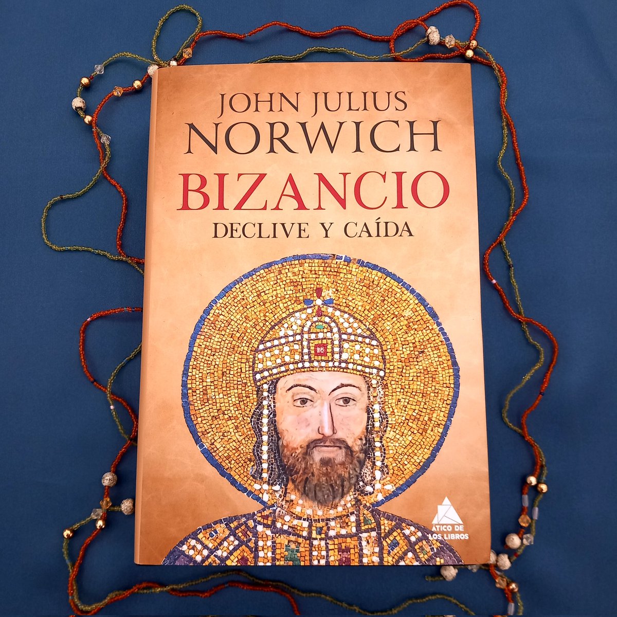 Atrapada en unas hojas de papel (@atrapadaenunas) on Twitter photo "Bizancio. Declive y caída (<a href="/AticoLibros/">Ático de los Libros</a>), es el tercer y último volumen de la monumental trilogía que John Juius Norwich dedica al Imperio bizantino, completando así su exhaustiva narración de más de un milenio de historia".
📙 Reseña completa en 👇 …rapadaenunashojasdepapel.blogspot.com/2025/05/bizanc… "Bizancio. Declive y caída (<a href="/AticoLibros/">Ático de los Libros</a>), es el tercer y último volumen de la monumental trilogía que John Juius Norwich dedica al Imperio bizantino, completando así su exhaustiva narración de más de un milenio de historia".
📙 Reseña completa en 👇 …rapadaenunashojasdepapel.blogspot.com/2025/05/bizanc…