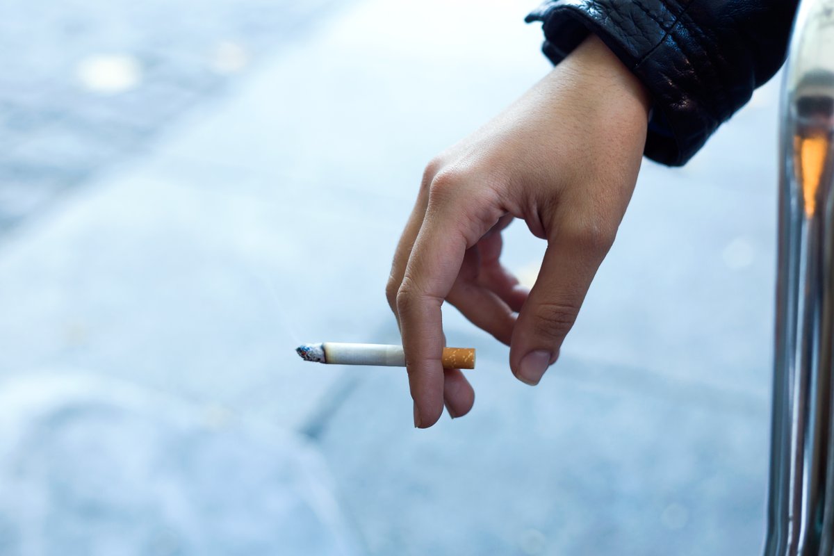Cuando se fuma, se inhalan más de 7.000 sustancias químicas, muchas de ellas tóxicas. ¿Cómo afecta esto a nuestra salud? hscor.com/es/sala-prensa…