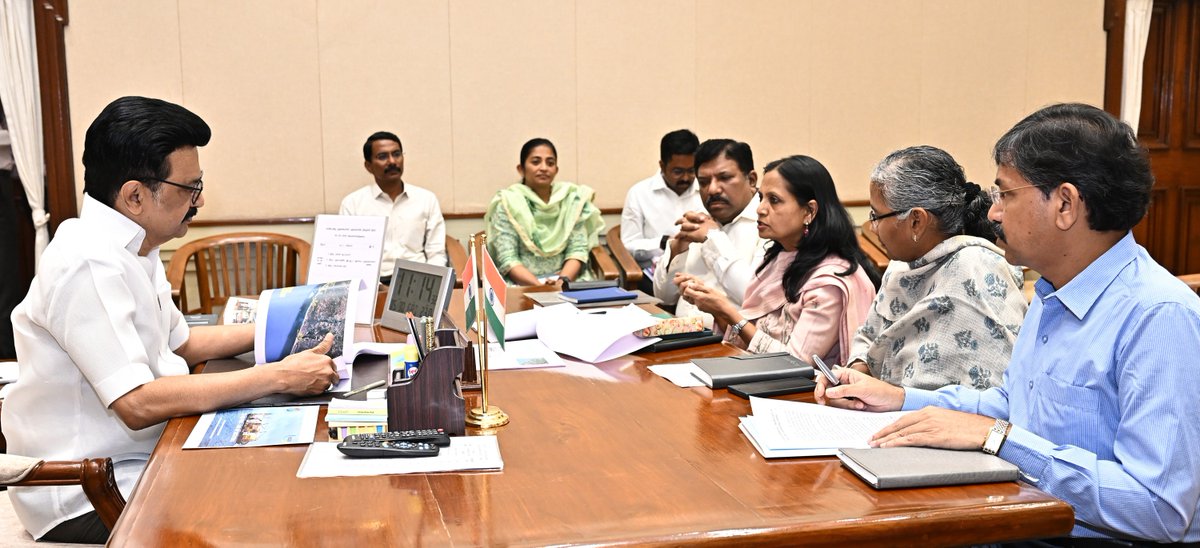 CMOTamilNadu (@cmotamilnadu) on Twitter photo எல்சா-3 கப்பல் விபத்தால் கடலோர மாவட்டங்களில் மேற்கொள்ள வேண்டிய முன்னெச்சரிக்கை மற்றும் பாதுகாப்பு நடவடிக்கைகள் குறித்து ஆய்வுக் கூட்டம் மாண்புமிகு முதலமைச்சர் <a href="/mkstalin/">M.K.Stalin</a> அவர்கள் தலைமையில் நடைபெற்றது. எல்சா-3 கப்பல் விபத்தால் கடலோர மாவட்டங்களில் மேற்கொள்ள வேண்டிய முன்னெச்சரிக்கை மற்றும் பாதுகாப்பு நடவடிக்கைகள் குறித்து ஆய்வுக் கூட்டம் மாண்புமிகு முதலமைச்சர் <a href="/mkstalin/">M.K.Stalin</a> அவர்கள் தலைமையில் நடைபெற்றது.