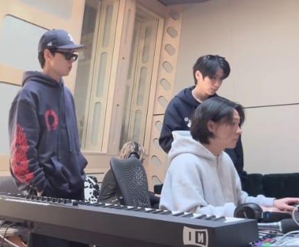 thisismine_e's tweet photo. we can see bts, like how they work with different musicians for new tastes, and how much effort they put into presenting higher-quality music w new perspectives. Tysm Eden, Maddox, Balm, and the other Edenary members, for your hard work, always giving us masterpieces ๐๐ปโค #doxlog https://t.co/NFEmEBNc7l