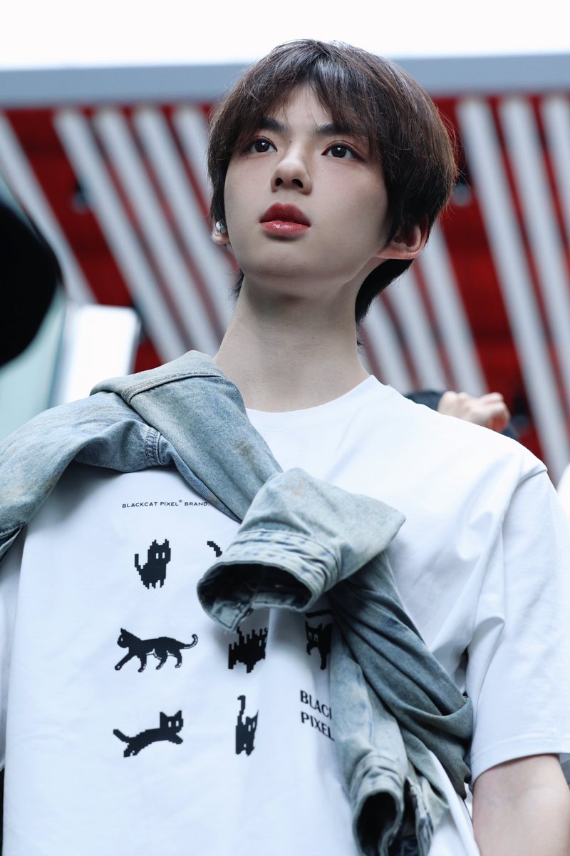 250530 
TFU ✈ PEK
#何禧龙 #HEXILONG #허시롱