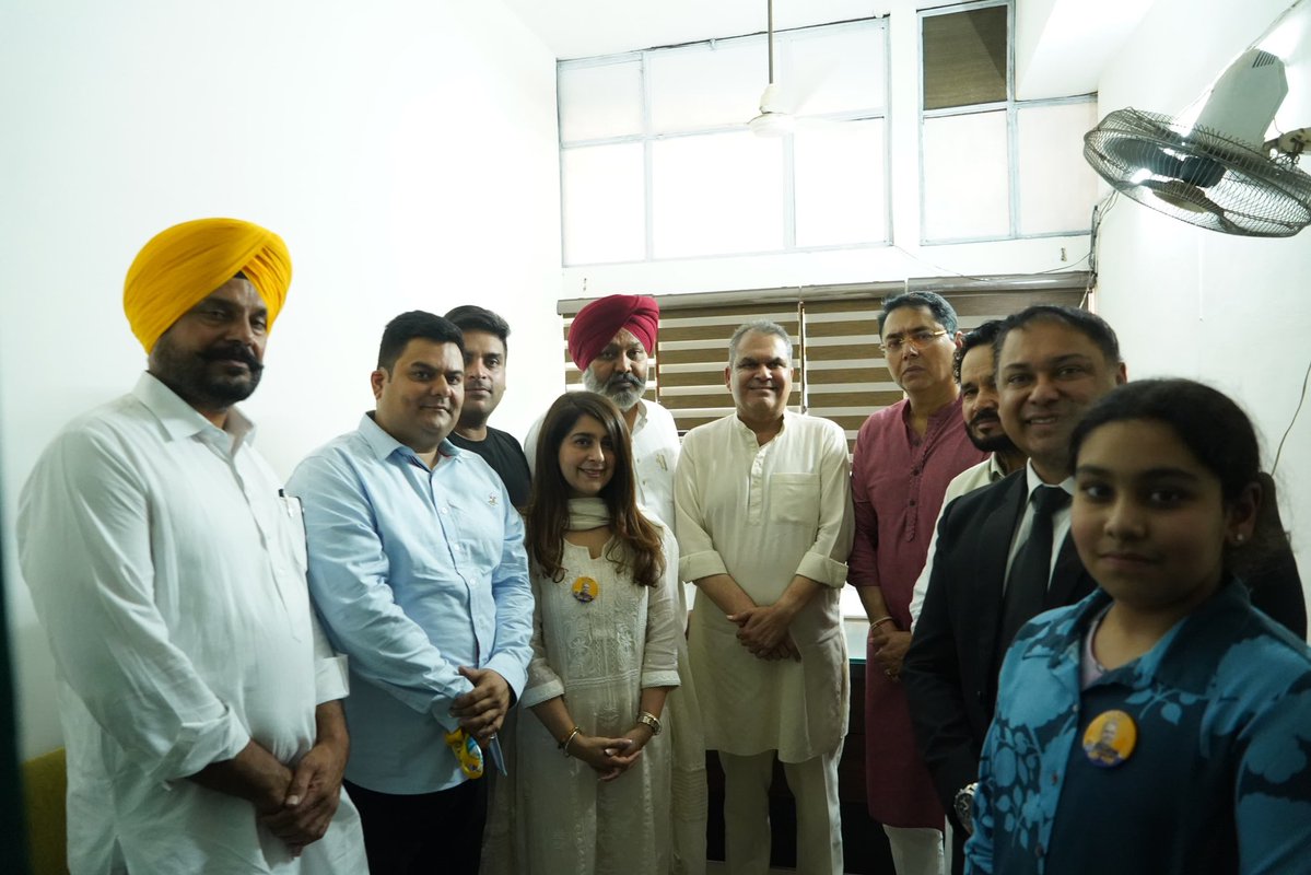 Sanjeev Arora (@mp_sanjeevarora) on Twitter photo เจ
เฉฑเจ เจเจฎ เจเจฆเจฎเฉ เจชเจพเจฐเจเฉ เจชเฉฐเจเจพเจฌ เจฆเฉ เจชเฉเจฐเจงเจพเจจ เจธเจผเฉเจฐเฉ เจ
เจฎเจจ เจ
เจฐเฉเฉเจพ เจเฉ เจฆเฉ เจฎเฉเจเฉเจฆเจเฉ โเจ เจฒเฉเจงเจฟเจเจฃเจพ เจชเฉฑเจเจฎเฉ เจคเฉเจ เจเจชเจฃเจพ เจจเจพเจฎเจเจผเจฆเจเฉ เจชเฉฑเจคเจฐ เจฆเจพเจเจผเจฒ เจเฉเจคเจพเฅค
เจฒเฉเจงเจฟเจเจฃเจพ เจตเจพเจธเฉเจเจ เจตเฉฑเจฒเฉเจ เจฎเจฟเจฒ เจฐเจฟเจนเจพ เจ
เจฅเจพเจน เจชเจฟเจเจฐ เจคเฉ เจธเจคเจฟเจเจพเจฐ เจเจช เจฎเฉเจนเจพเจฐเฉ เจเจน เจฌเจฟเจเจจ เจเจฐ เจฐเจฟเจนเจพ เจนเฉ เจเจฟ เจฒเฉเจ เจเจธ เจตเจพเจฐ เจเจฎเจพเจจเจฆเจพเจฐเฉ เจคเฉ เจคเจฐเฉฑเจเฉ เจฆเฉ เจฐเจพเจเจจเฉเจคเฉ เจจเฉเฉฐ เจเฉเจฃเจจเจเฉเฅค
เจฒเฉเจเจพเจ เจฆเฉ เจ
เจฅเจพเจน เจธเจฎเจฐเจฅเจจ เจจเฉ เจเจธ เจ
เฉฑเจ เจเจฎ เจเจฆเจฎเฉ เจชเจพเจฐเจเฉ เจชเฉฐเจเจพเจฌ เจฆเฉ เจชเฉเจฐเจงเจพเจจ เจธเจผเฉเจฐเฉ เจ
เจฎเจจ เจ
เจฐเฉเฉเจพ เจเฉ เจฆเฉ เจฎเฉเจเฉเจฆเจเฉ โเจ เจฒเฉเจงเจฟเจเจฃเจพ เจชเฉฑเจเจฎเฉ เจคเฉเจ เจเจชเจฃเจพ เจจเจพเจฎเจเจผเจฆเจเฉ เจชเฉฑเจคเจฐ เจฆเจพเจเจผเจฒ เจเฉเจคเจพเฅค
เจฒเฉเจงเจฟเจเจฃเจพ เจตเจพเจธเฉเจเจ เจตเฉฑเจฒเฉเจ เจฎเจฟเจฒ เจฐเจฟเจนเจพ เจ
เจฅเจพเจน เจชเจฟเจเจฐ เจคเฉ เจธเจคเจฟเจเจพเจฐ เจเจช เจฎเฉเจนเจพเจฐเฉ เจเจน เจฌเจฟเจเจจ เจเจฐ เจฐเจฟเจนเจพ เจนเฉ เจเจฟ เจฒเฉเจ เจเจธ เจตเจพเจฐ เจเจฎเจพเจจเจฆเจพเจฐเฉ เจคเฉ เจคเจฐเฉฑเจเฉ เจฆเฉ เจฐเจพเจเจจเฉเจคเฉ เจจเฉเฉฐ เจเฉเจฃเจจเจเฉเฅค
เจฒเฉเจเจพเจ เจฆเฉ เจ
เจฅเจพเจน เจธเจฎเจฐเจฅเจจ เจจเฉ เจเจธ