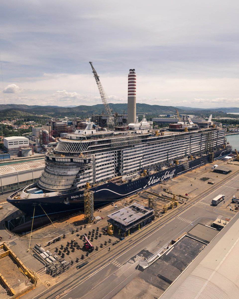 We are pleased to have celebrated at our Monfalcone shipyard the launch of "Mein Schiff Flow", the second of two next-generation InTUItion class cruise ships, designed for dual-fuel operation (Liquefied Natural Gas – LNG and Marine Gas Oil – MGO), scheduled to enter service in