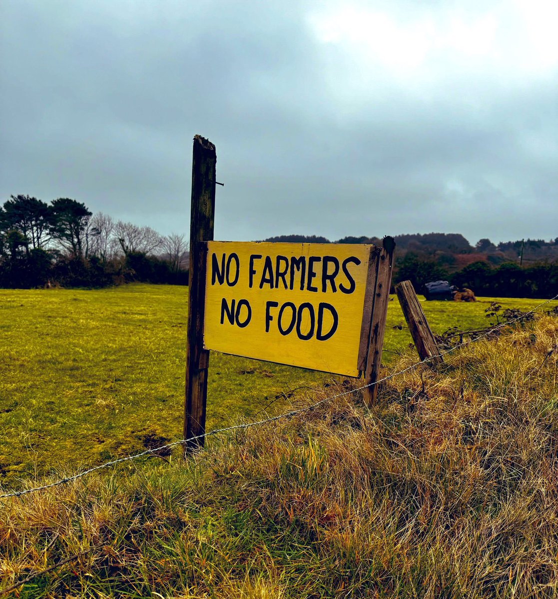 FarmingUK's tweet image. ⚠️ 🚜 Signs like this one are certainly cropping up more frequently on farms