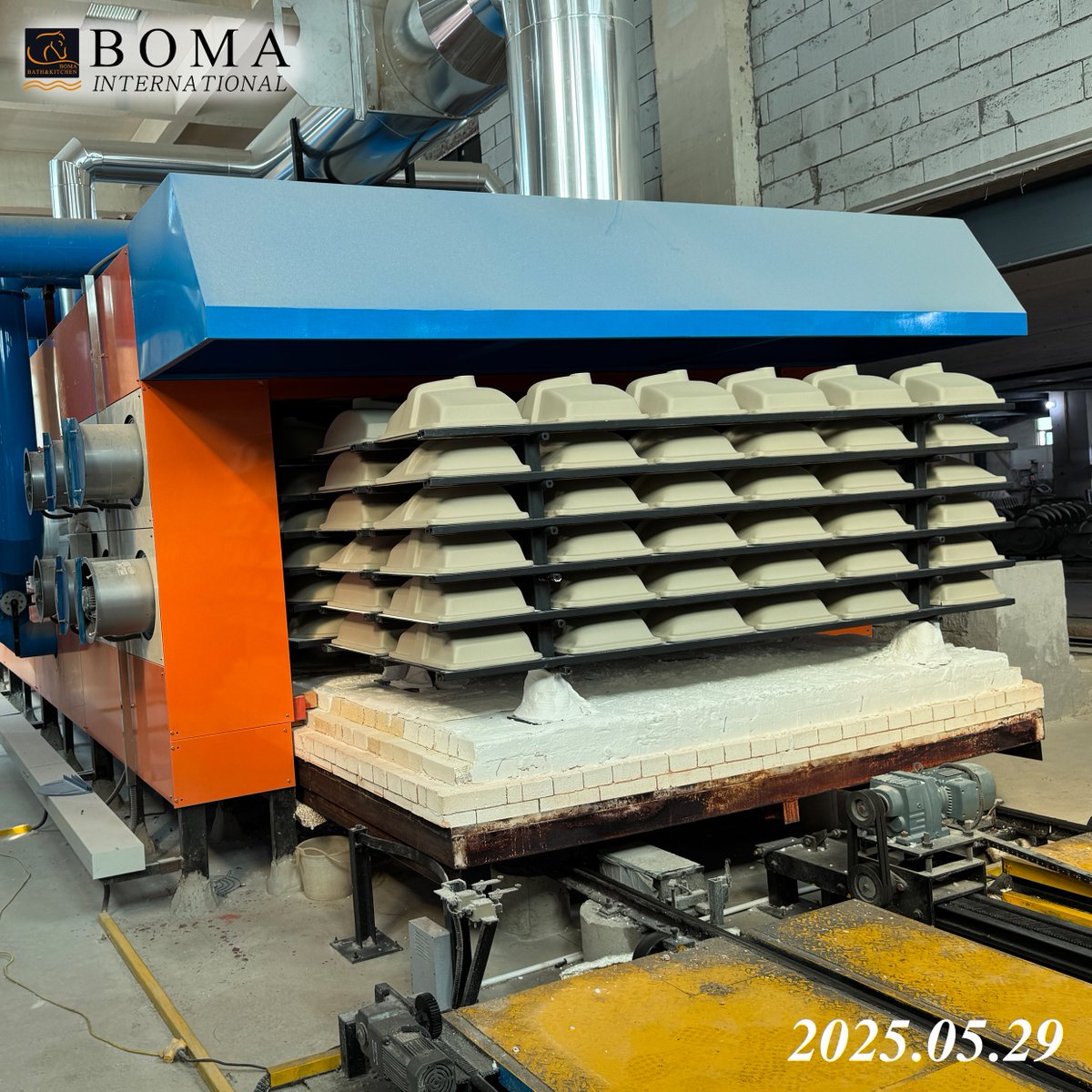 So glad our upgraded kilns can handle all this rain! Production is running smoothly!
#sinkproduction #factorylife