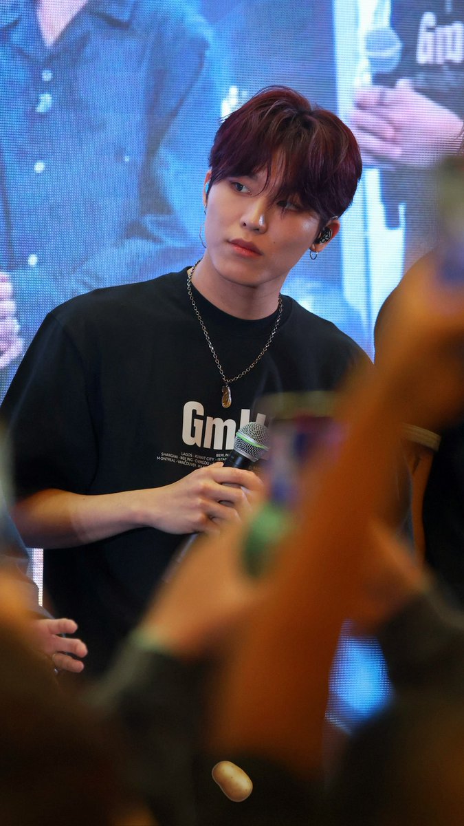 영 tweet media