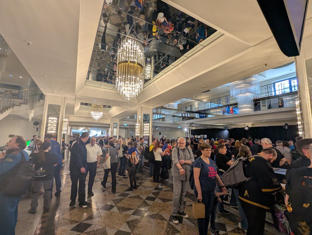 NandaIee's tweet image. IT IS TIME 

Let #FedCon 33 commence 🖖🥹