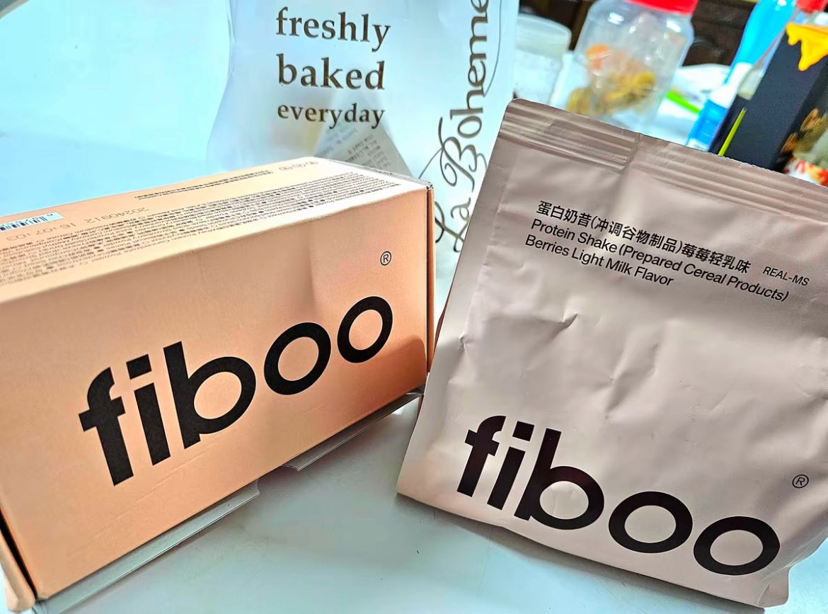 farahshare's tweet photo. Aku tak sangka aku akan excited dengan… serbuk protein 😭

Tapi weh, yang ni lain.
Nama dia pun kelakar: Fiboo Serbuk Protein
Dengar macam lawak, rasa macam dessert.

Sumpah tak tipu.🙌🏻 https://t.co/kRDPFBLMzp