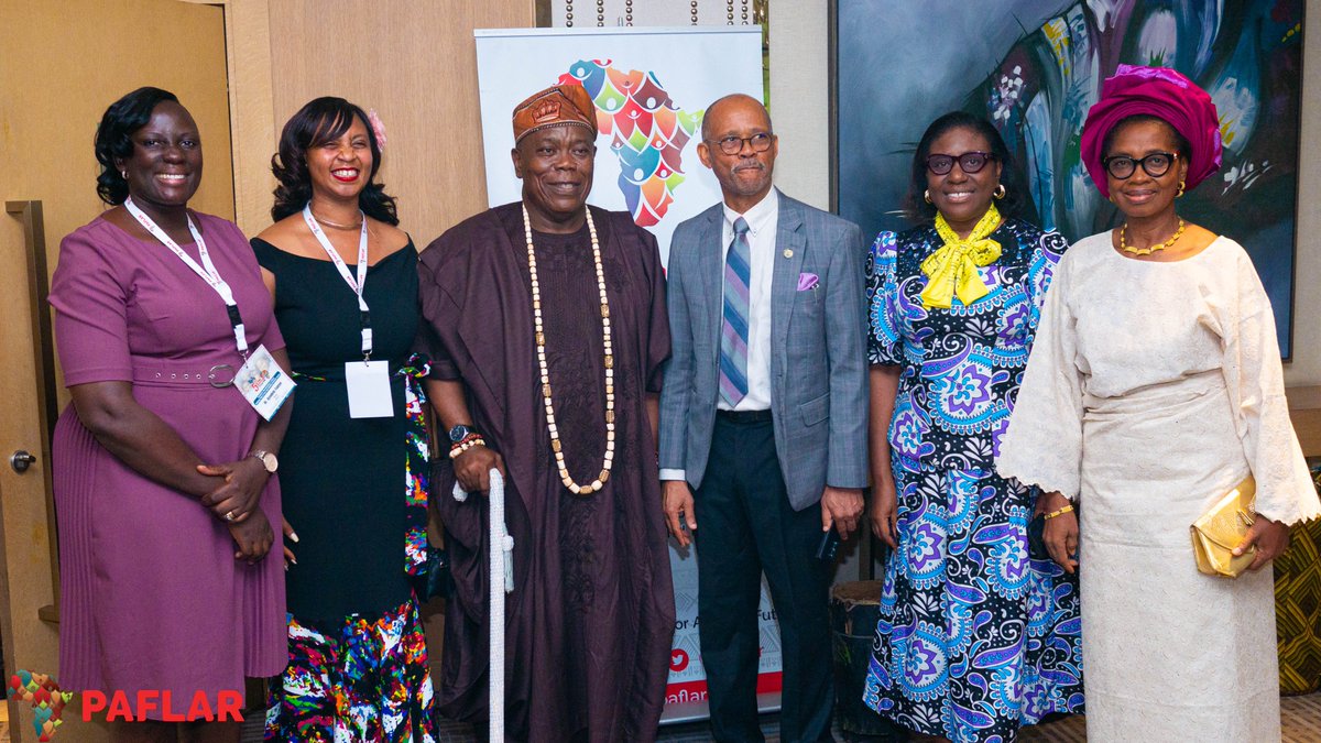 👑 Royal Wisdom, Humble Heart 🇳🇬
Honoured to meet His Royal Highness Olusegun Ogunye at #PAFLAR2025 in Lagos.

His words still echo:
🔑 “Pursue what your heart is passionate about and embrace the season you are in.” 
A true example of servant leadership. 🙏🏾
#InspiredInLagos