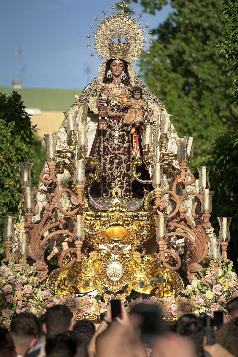 30 de mayo. "María es la puerta del cielo; por ella, todos podemos llegar a Dios." (Santa Catalina de Siena)

📸: <a href="/AlejandroPP1998/">Alejandro Patón Puerto</a>

#CarmenSanLeandro2025