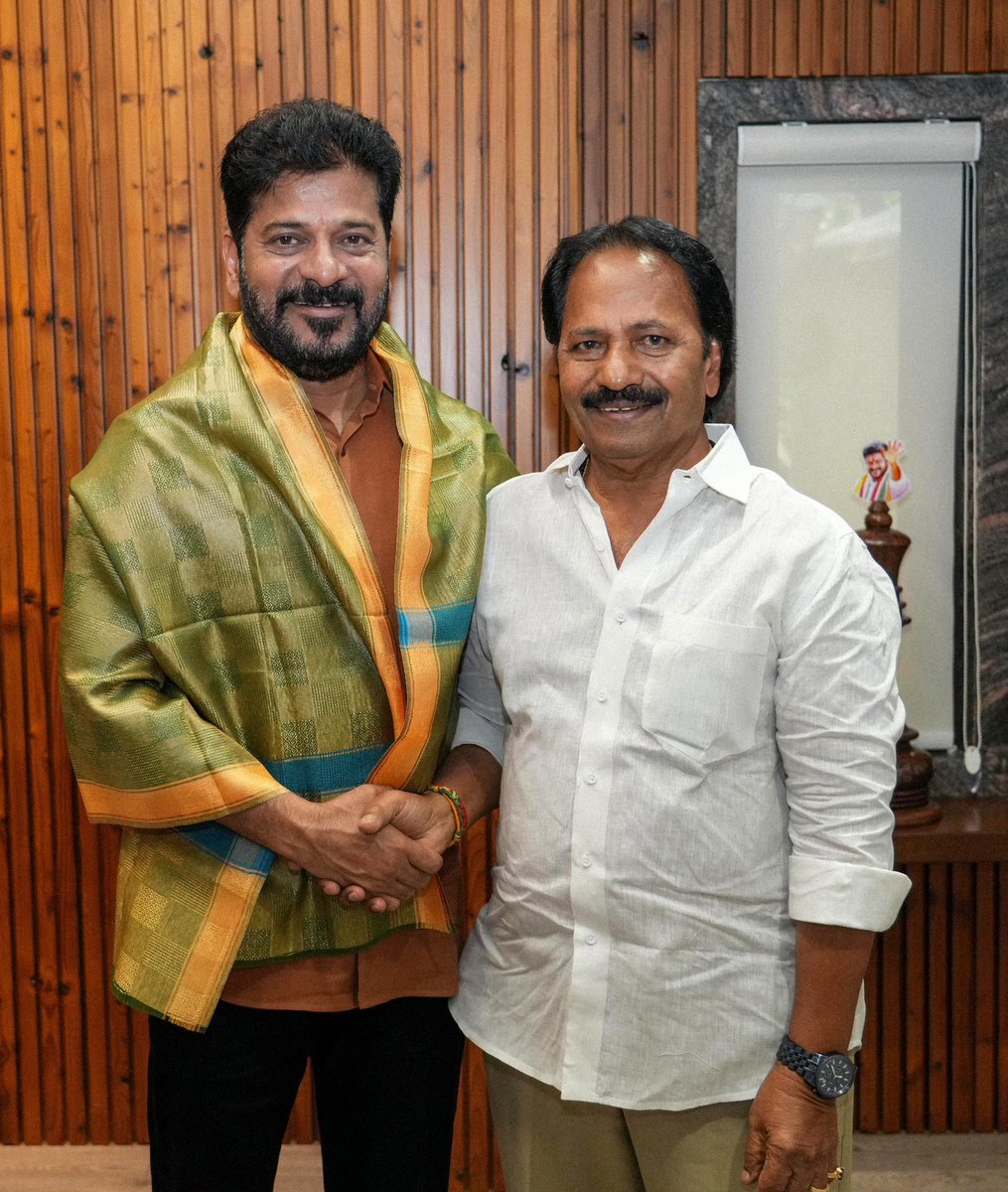 A Dayakar Rao (@adayakarrao2) on Twitter photo Producer <a href="/AMRathnamOfl/">AM Rathnam</a> garu met with Honβble <a href="/TelanganaCMO/">Telangana CMO</a> Shri <a href="/revanth_anumula/">Revanth Reddy</a> garu to discuss about #HariHaraVeeraMallu
As the film is set in the 17th century, it is a historical epic crafted on a grand scale, distinct from regular commercial films. The meeting also touched Producer <a href="/AMRathnamOfl/">AM Rathnam</a> garu met with Honβble <a href="/TelanganaCMO/">Telangana CMO</a> Shri <a href="/revanth_anumula/">Revanth Reddy</a> garu to discuss about #HariHaraVeeraMallu
As the film is set in the 17th century, it is a historical epic crafted on a grand scale, distinct from regular commercial films. The meeting also touched