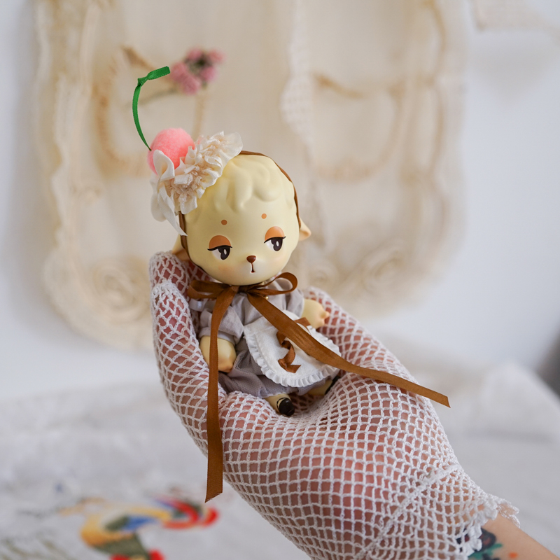 QLY_work's tweet photo. QLY's Little Lamb~プリン~

初夏の甘いひとときを彩る、とっても可愛い子羊のプリンちゃんが登場🍮
Panmimi先生（@panmimi_02）と共同デザイン🍒

5/30(金)21:00~現品販売
数量限定、お早めに！
https://t.co/HNxTKcq8o0

🎁 フォロー&amp;💓で抽選！
1名様→プリンちゃん
1名様→ドレスセット
#QLYwork https://t.co/UIsUiBrhhk