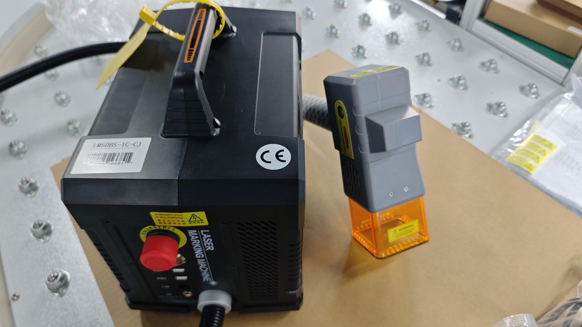 jolinlaserGX's tweet photo. MAX50W-Battery marking machine https://t.co/C2BxhHoZgt
