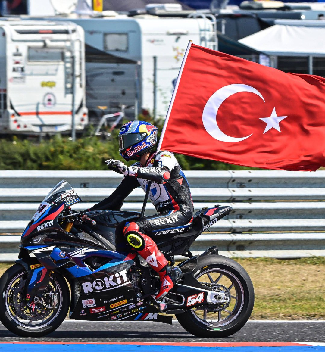 🇹🇷 TOPRAK RAZGATLIOĞLU PRAMAC YAMAHA İLE ANLAŞTI!

• Temsilcimiz gelecek sezon MotoGP’de Jack Miller'ın yerine mücadele edecek.

(David Emmett)