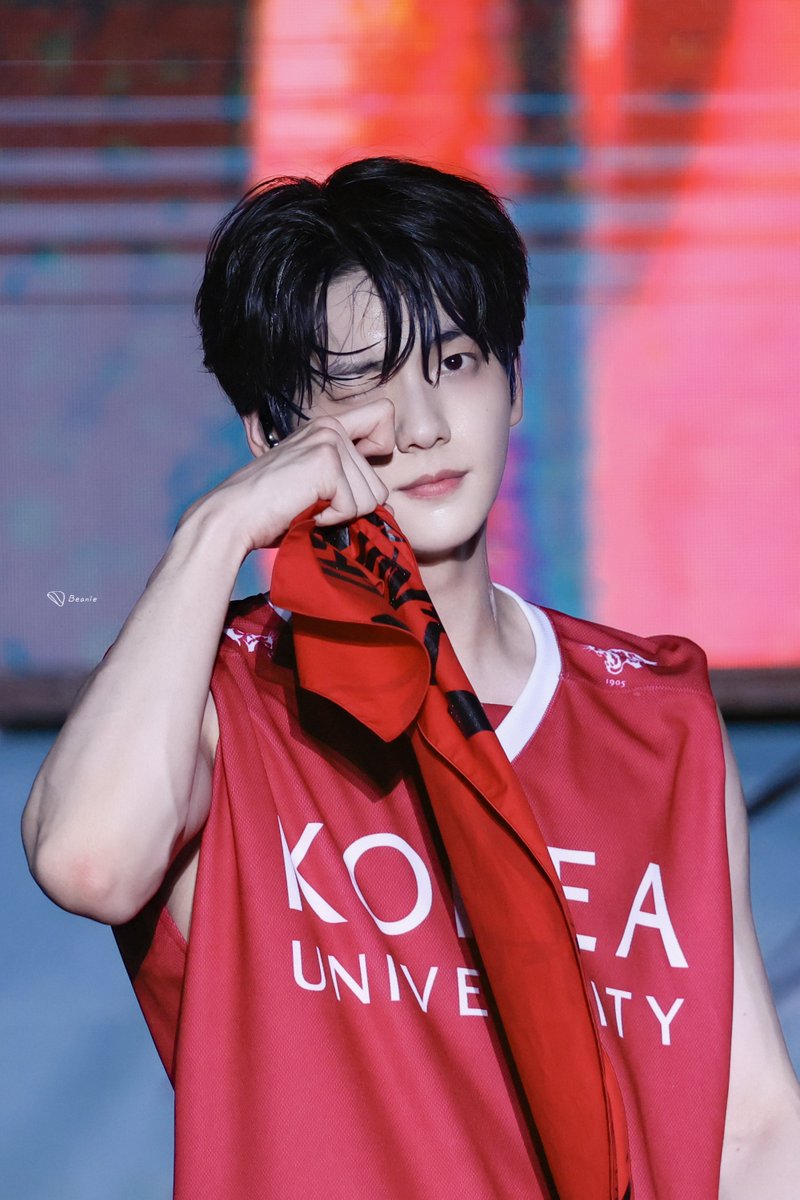 hourly soobin 🍫🏡 (@csbshour) on Twitter photo 