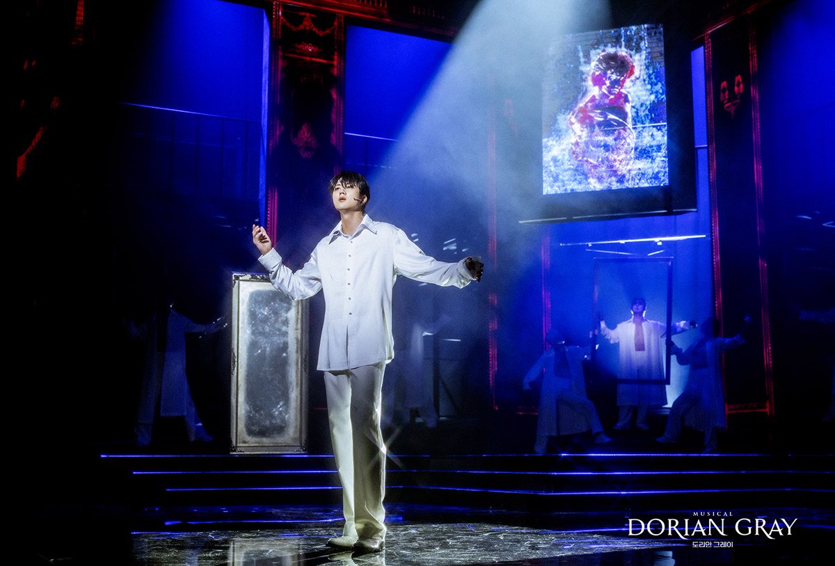 #뮤지컬 #도리안그레이

⚜ 𝓓𝓞𝓡𝓘𝓐𝓝 𝓖𝓡𝓐𝓨 ⚜

𝐆𝐎𝐎𝐃𝐁𝐘𝐄
𝐃𝐎𝐑𝐈𝐀𝐍 𝐆𝐑𝐀𝐘
𝐃-9

“난 누구 거울 속 아름다운 난 누구
 수줍게 물드는 두 뺨 영원한 젊음

 빛나는 주홍빛 입술 싱그런 향기
 시간이 나를 스쳐간 흔적 멀리 사라져 멀리”

3.30~6.8
홍익대 대학로 아트센터 대극장
