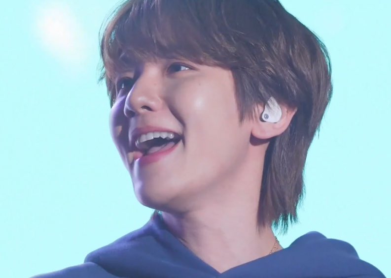 candybaek506's tweet photo. 레모네이드 백현 얼굴 진짜 상큼해🍋🫧✨ https://t.co/azrLVgsvtp