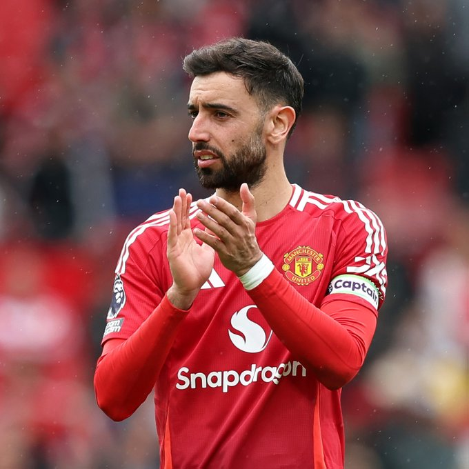 UtdDistrict's tweet photo. 🚨 | Bruno Fernandes' offer from Al-Hilal is £21 million a year net on a FOUR-year contract. He would be tripling his weekly salary.

Al-Hilal are prepared to offer #mufc £80 million for him this summer.

[@lauriewhitwell] https://t.co/D1q0XWm47Z