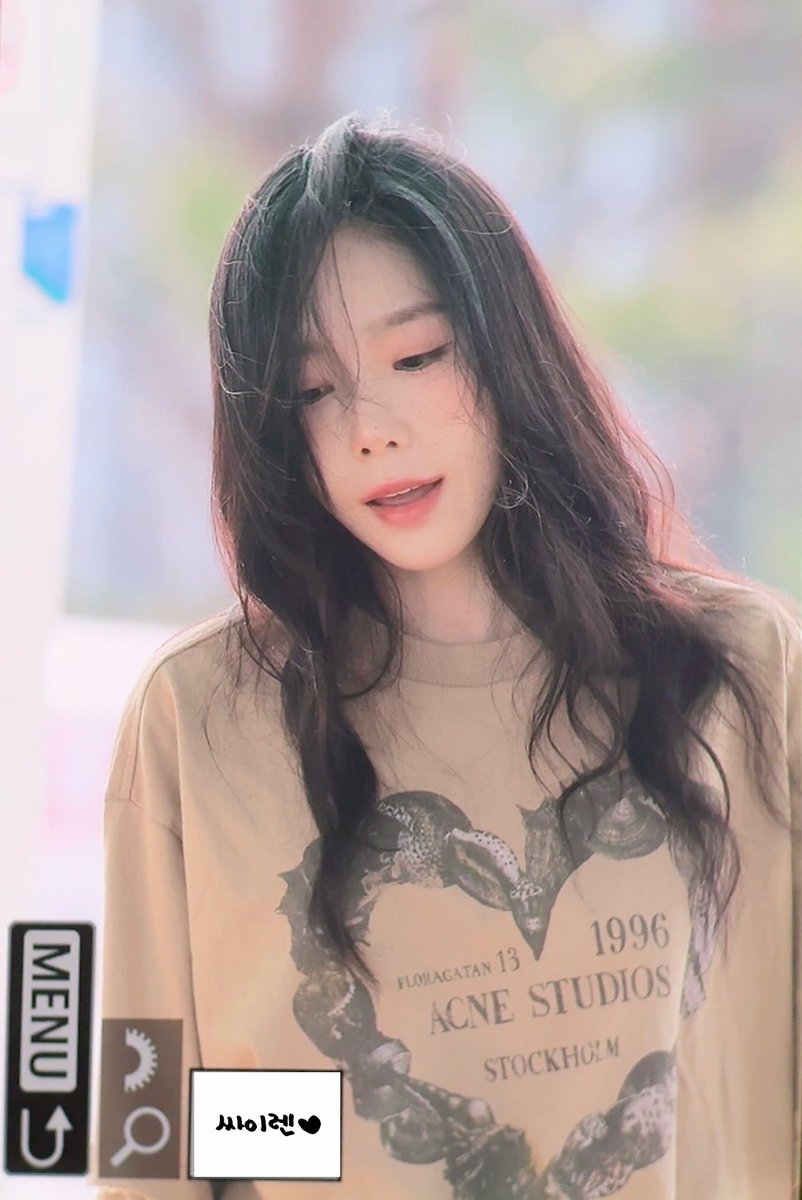 SIRENx39's tweet image. 250530 출국 #태연 #TAEYEON