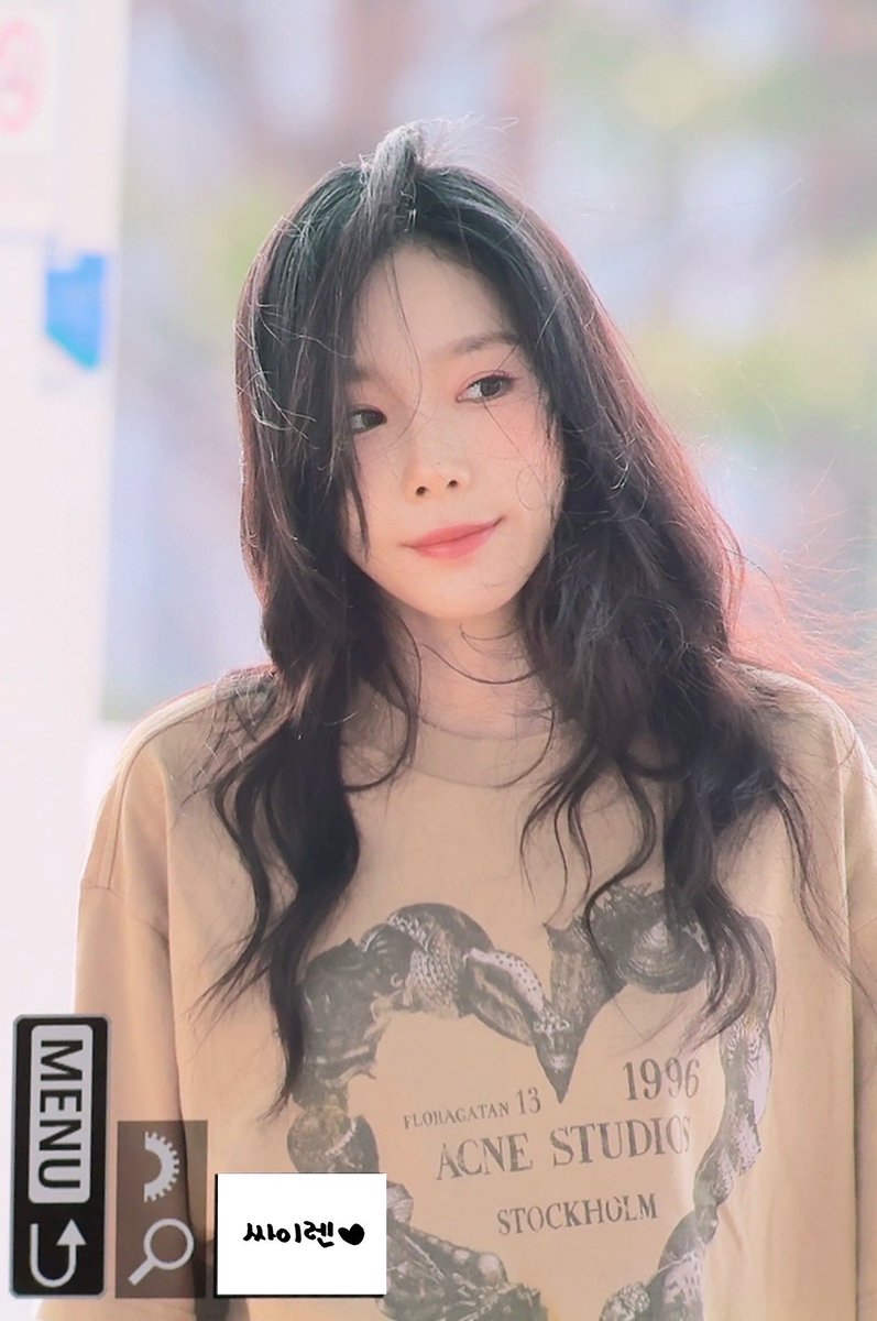 SIRENx39's tweet image. 250530 출국 #태연 #TAEYEON