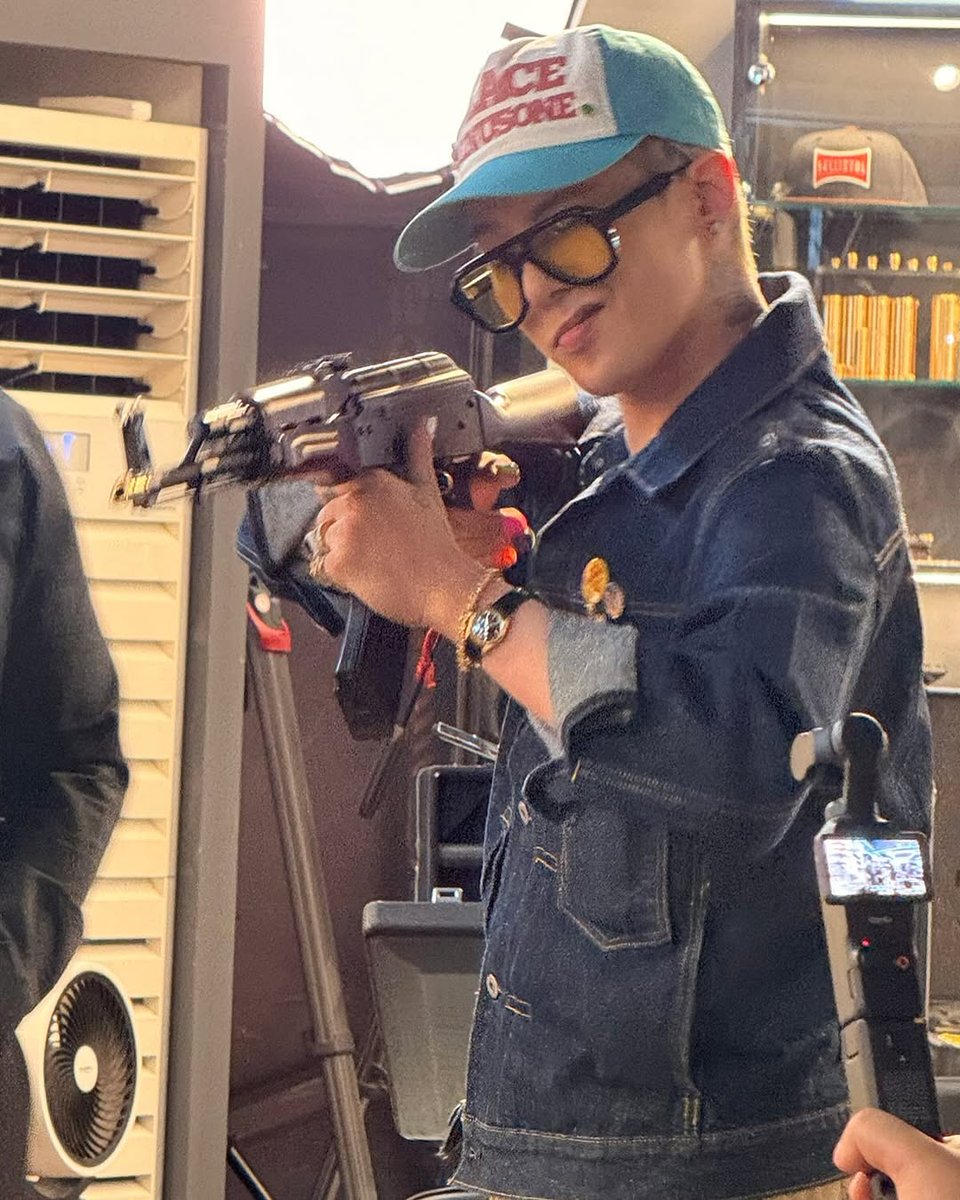 _you_like_TOP's tweet photo. Gio The Dragon Head on his way to save Sara #MFR2 https://t.co/c1sgIKQqaG