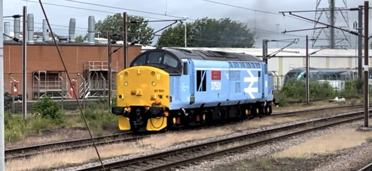 David's trains (@davids_trains) on Twitter photo Some great sightings this week in Doncaster including <a href="/LNER/">London North Eastern Railway</a> 91106 Swallow.
Got videos of some of these to post as well.
#DoncasterStation Some great sightings this week in Doncaster including <a href="/LNER/">London North Eastern Railway</a> 91106 Swallow.
Got videos of some of these to post as well.
#DoncasterStation