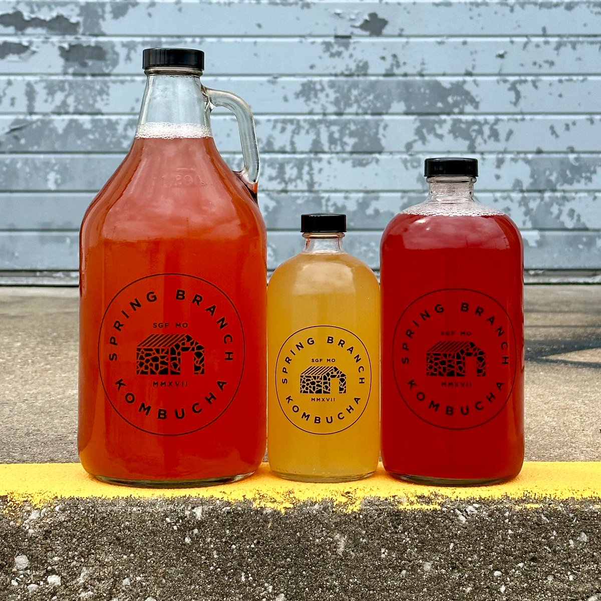 Pack your bottles for Farmers Market of the Ozarks this Saturday from 8 a.m. to 1 p.m.  We'll have 4 flavors on draft, including Blood Orange!  Build your own variety pack from 8 different flavors in cans. 

#417local #sgf #ozarks
