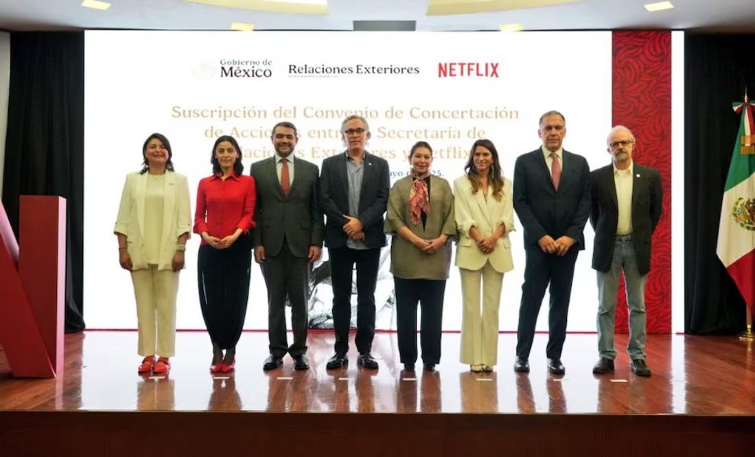 #ZONADeEntretenimiento | 🎬🇲🇽 ¡México en pantalla grande y al mundo!

Con el estreno de "Pedro Páramo", protagonizada por Tenoch Huerta, Netflix y la Secretaría de Relaciones Exteriores (SRE) firmaron un acuerdo para promover la riqueza cultural de México en el extranjero.
A