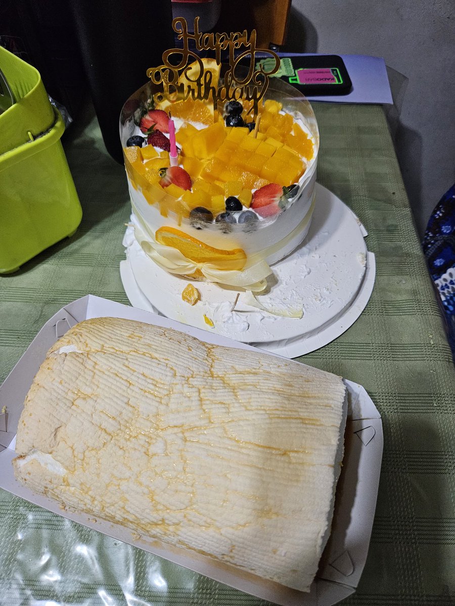 jhojinhee's tweet photo. Thank you Lord for the 50 years of existence.. To my family, friends and Zaia, thank you for remembering my special day.. and to my KAIA Sophia.. I love you more.. thank you beh 😘😘😘.. golden girl na ang mommy mo haha 😂🤣 https://t.co/JPDQQsl1aN