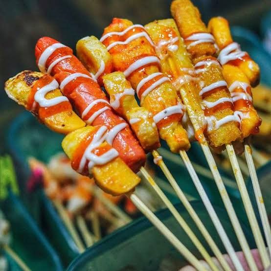 Lmmyoong90's tweet photo. Ini pilihan tirai kalian yaa gimana gimana udah menemukan makanan unik kali ini 🤭 https://t.co/nOtaPhXwH5
