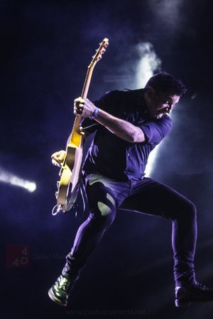 Punk Rock en el <a href="/CosquinRockUy/">Cosquín Rock Uruguay</a> !!!!
<a href="/TrotskyVengaran/">Trotsky Vengarán</a> y la alegría de sus canciones!
<a href="/PianoPiano_uy/">PIANO PIANO</a>
<a href="/envivonet/">En Vivo Producciones</a>
Todas las 📷 acá 👇👇👇
cuatrocuarenta.net/cosquin-rock/t…