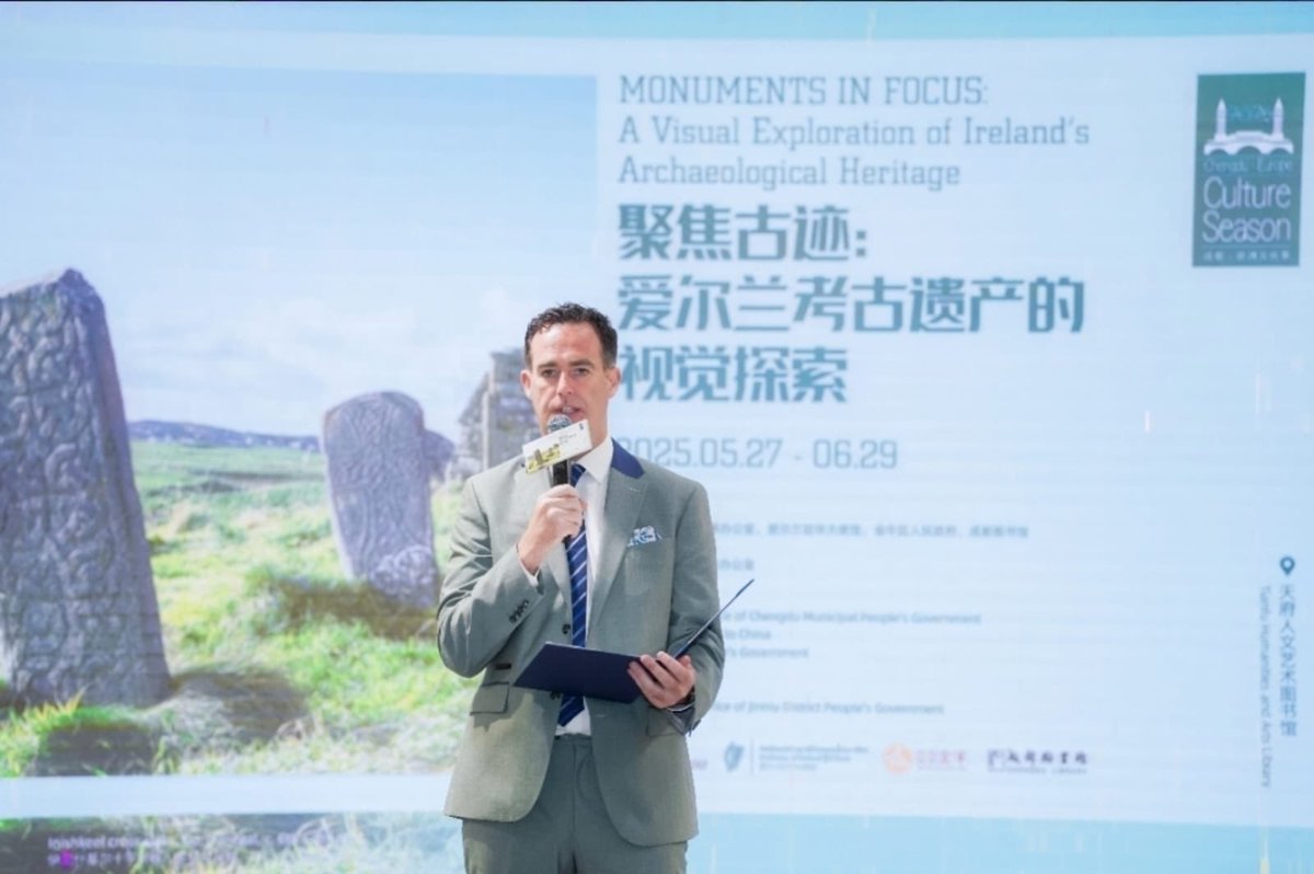At Chengdu National Library Deputy Head of Mission Barry Mulligan opened ‘monuments in focus’, which showcases Ireland’s archeological heritage. With the library receiving over 10,000 visitors daily, the exhibition will raise awareness of Ireland in this key Chinese city.