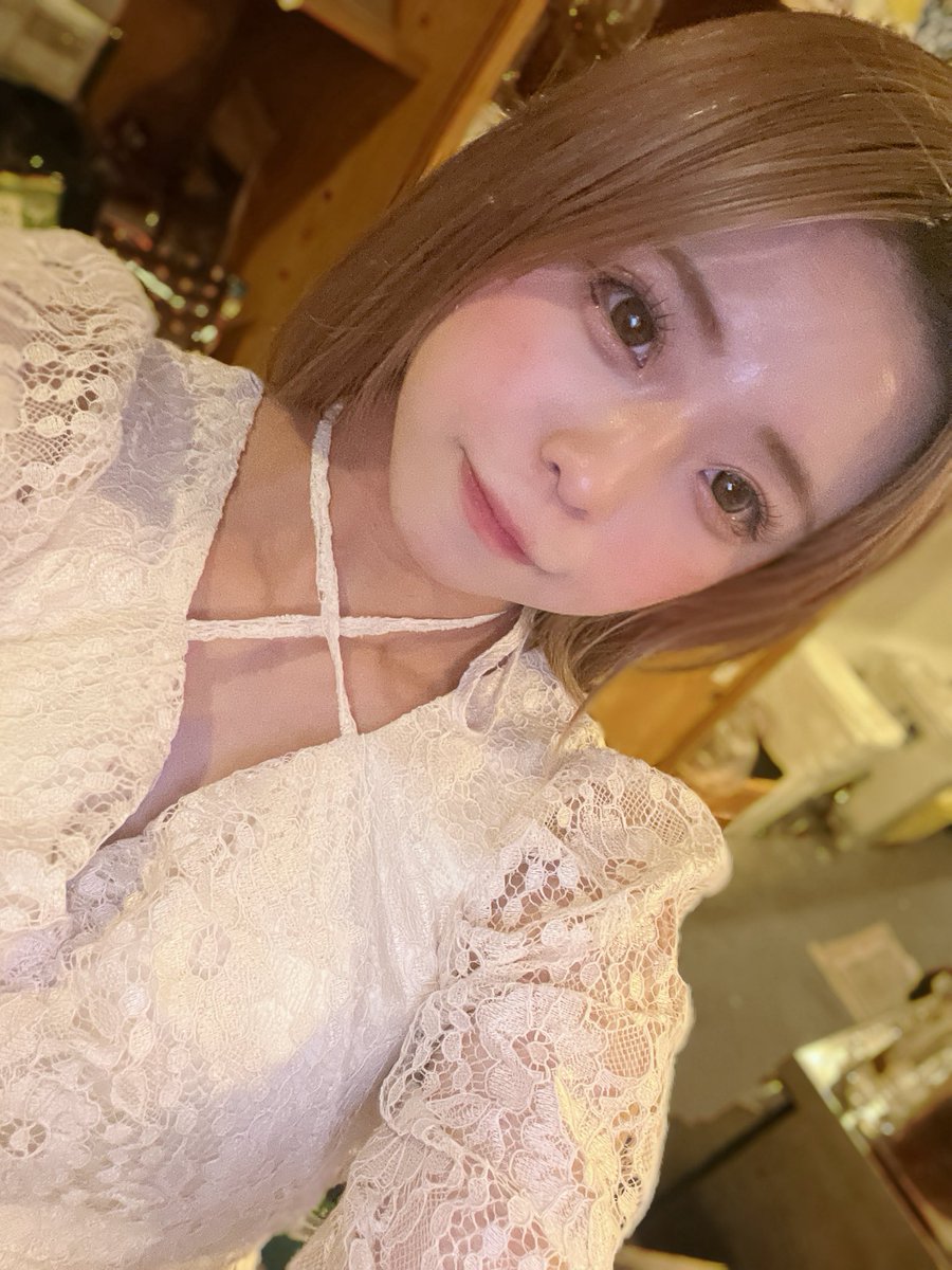 いるー🍦
今日もパッと撮った📸❕
髪結構伸びてきた💭お席あるよん🏠✨️
お待ちしております💁‍♀️