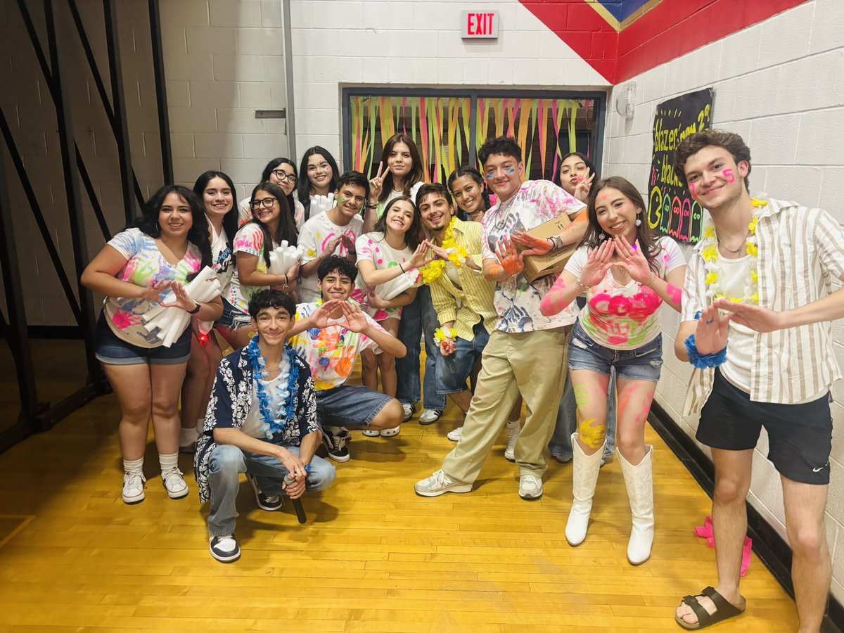 Lova_927's tweet photo. Proud of my Student Council leaders for all of their hard work and effort to bring back an  Americas tradition. #BlazerBlackout2025 @Americas_HS #BlazerNation 💙❤️ https://t.co/TeJZnFcNUh