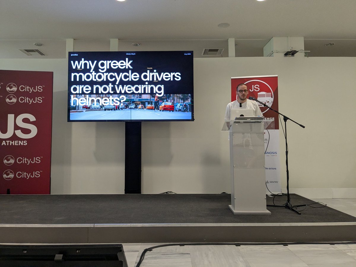 Asking the real questions <a href="/vorillaz/">vorillaz</a> on stage <a href="/city/">city</a>