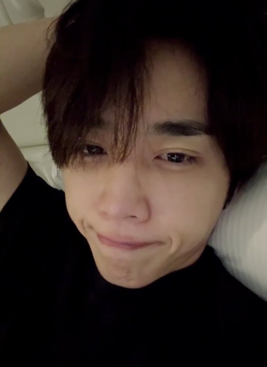 swlovezone's tweet photo. sleepy sunwoo 😭 https://t.co/V8spRUopuc