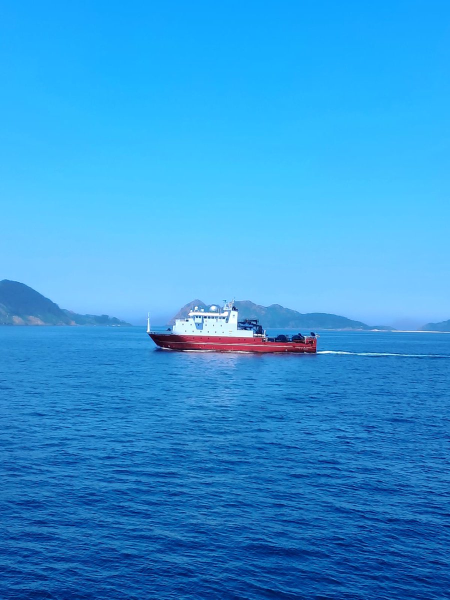 Desplegamos los 6 km de streamer a 3kn de velocidad...
#MAUEC_2025 <a href="/IGME1849/">Instituto Geológico y Minero de España</a> <a href="/IEOoceanografia/">Instituto Español de Oceanografía (IEO-CSIC)</a> <a href="/Armada_esp/">Armada</a>