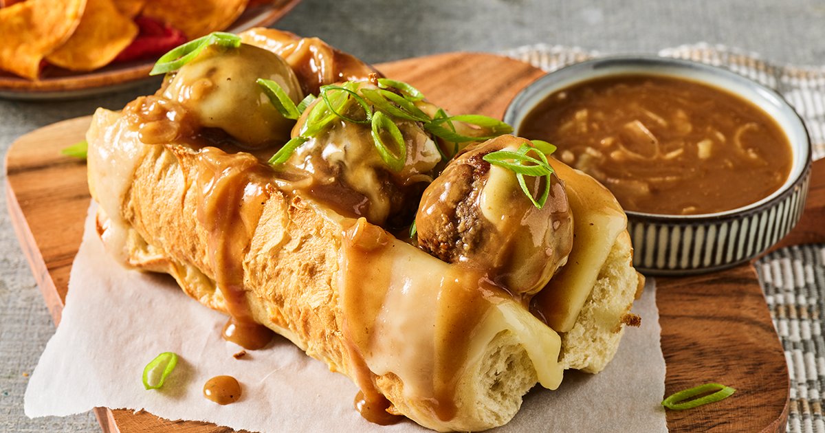 It feels like a soup day… but it’s almost June.

Say hello to French Onion Beef Meatball Subs.
Savory beef meatballs, caramelized onions, melted cheese, and toasty rolls. Instant comfort.

Recipe at ohiobeef.org

#ComfortFood #BeefRecipes  #MeatballSubs #RainyDayEats