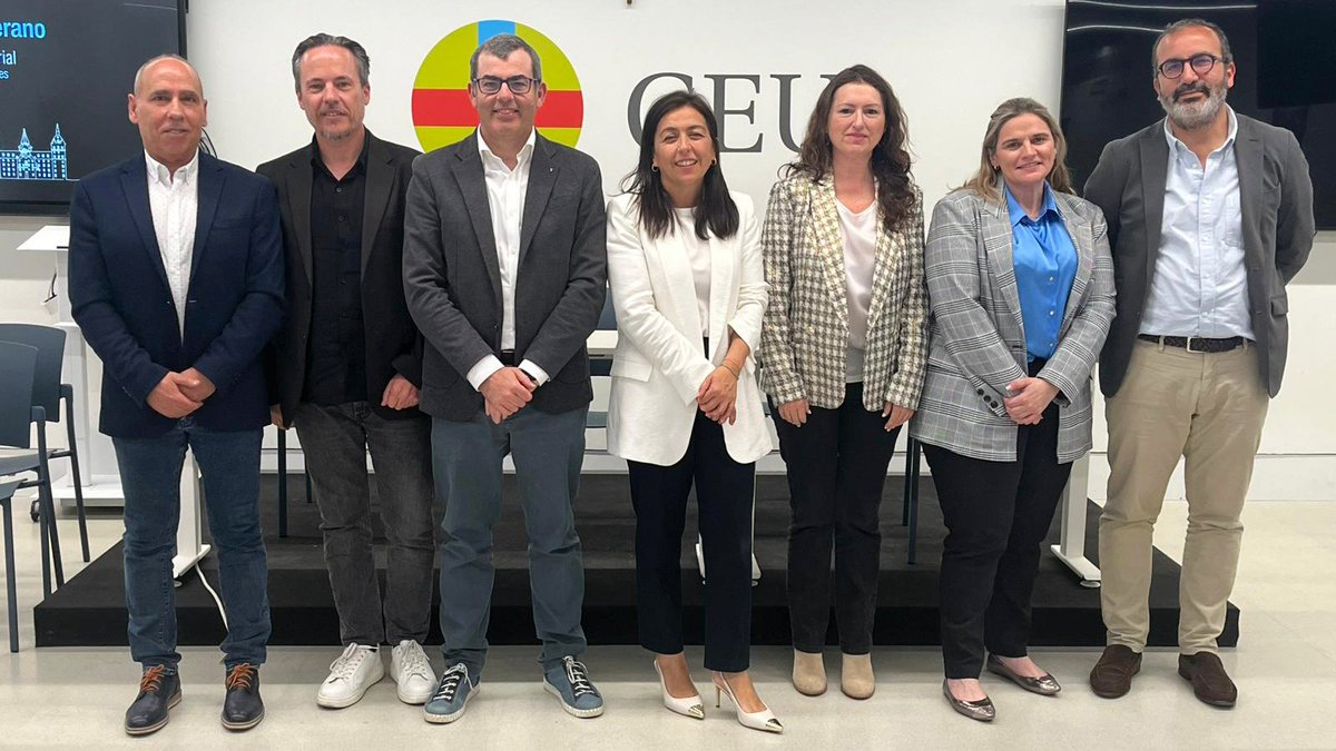 A decana da Facultade de Comunicación da <a href="/uvigo/">Universidade de Vigo</a>, Emma Torres, foi elixida nova presidenta da <a href="/ATIC__/">ATIC</a>, a Asociación Española de Universidades con Titulacións de Información e Comunicación, integrada por 47 institucións.

➡️lnkd.in/eZBCAd6K

#duvi #uvigo #maisuvigo