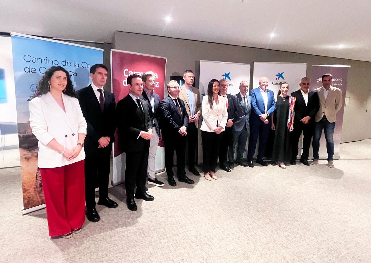 CaminoCaravaca's tweet image. Esta mañana se ha reunido el patronato de la Fundación Camino de la Cruz de Caravaca en All in One Murcia (CaixaBank) para valorar el arranque de 2025 y seguir impulsando el Camino como destino de peregrinación, cultura y turismo internacional. 🌍✝️ #CaminoDeLaCruz