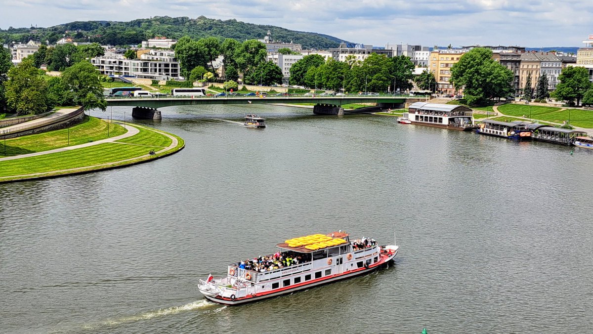 John Quakes tweet media