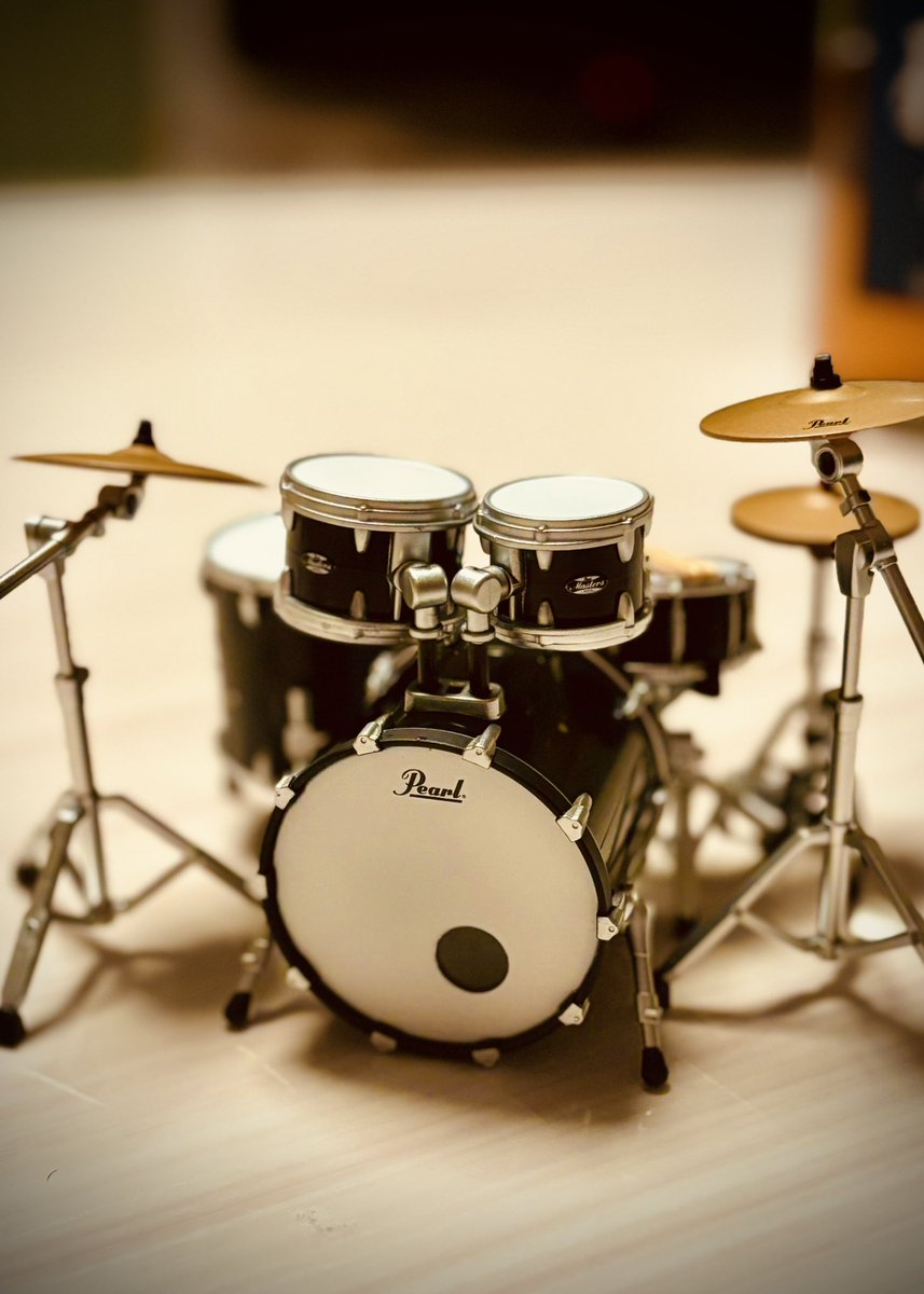 tak24302's tweet photo. Today, 100 days since then, back at my hometown. 🍻A toast with my late father, sharing my BD.
Overcoming sorrow, I chase the next dream. 🥁Than K♪ you.🌈
#drums #miniature #ガシャポン #next #dream #farther #foryou #okyama #crystal 0530👽 https://t.co/kJzjEtej4Z