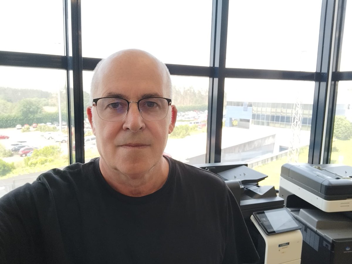 Porque non queremos que se perpetúe a manipulación informativa. Porque queremos que a TVG e a RG saian da decadencia na que están. Porque somos servizo público.

#VenresNegro367CRTVG
#DefendeAGalega
A Túa. A de Todas